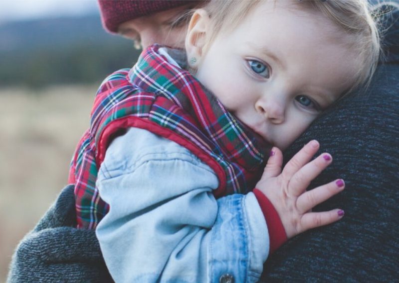 bimba famiglia_felice_papa_800x570